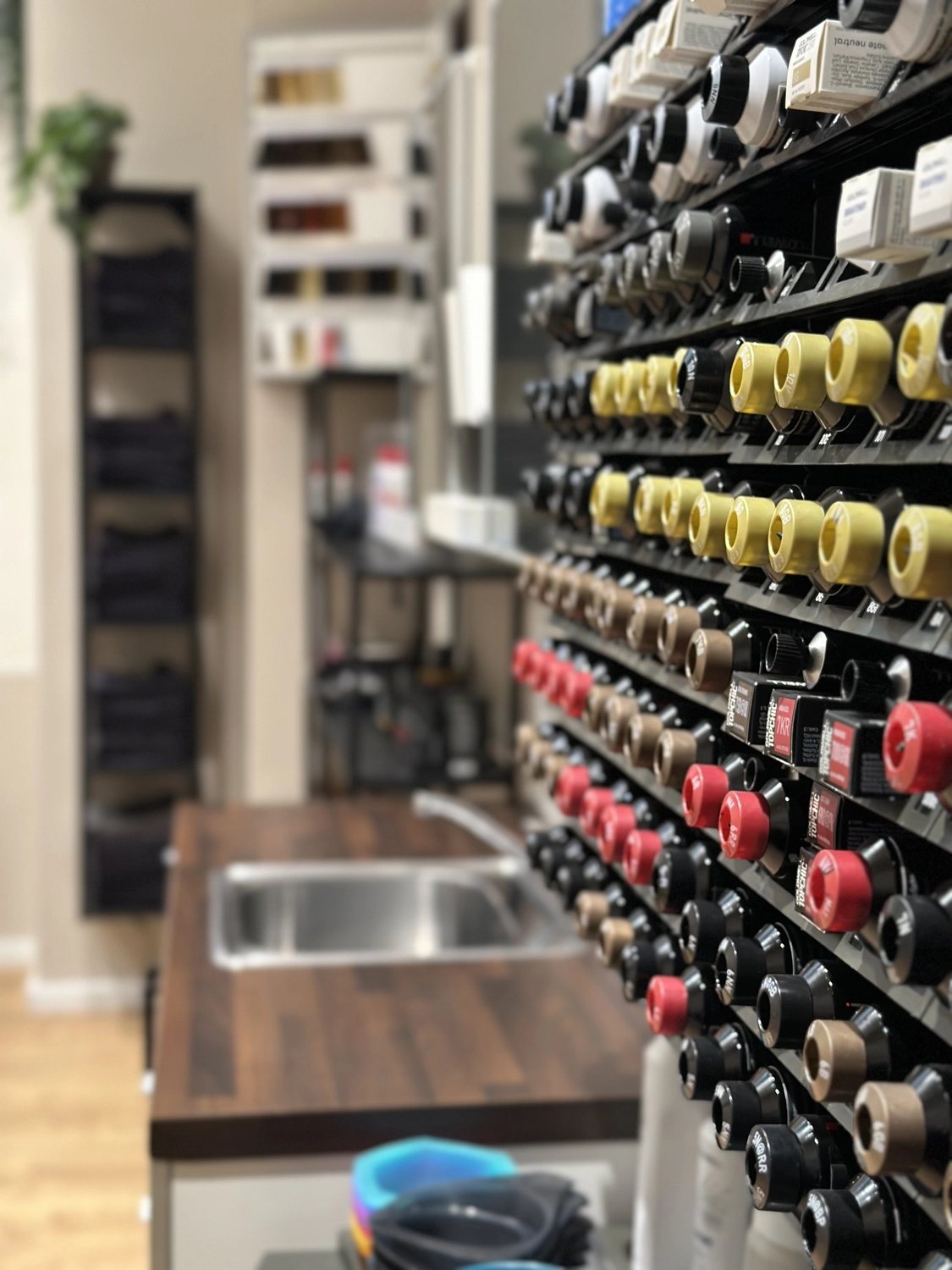 Lukas Ramolla - Friseurstudio - drinnen